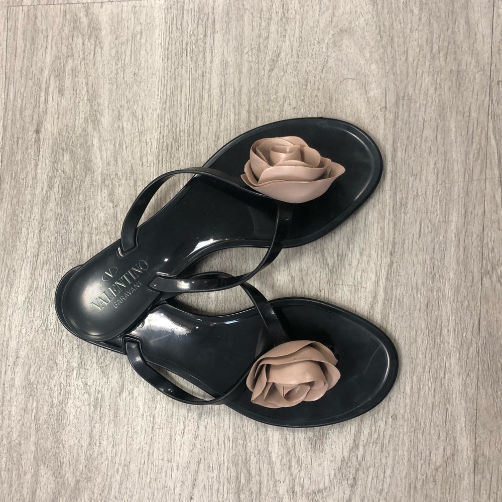 Beautiful Valentino flower jelly sandal. Size 38